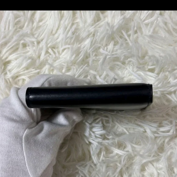 Gucci Black Leather Wallet with Gold Accents - Picture 6 of 16